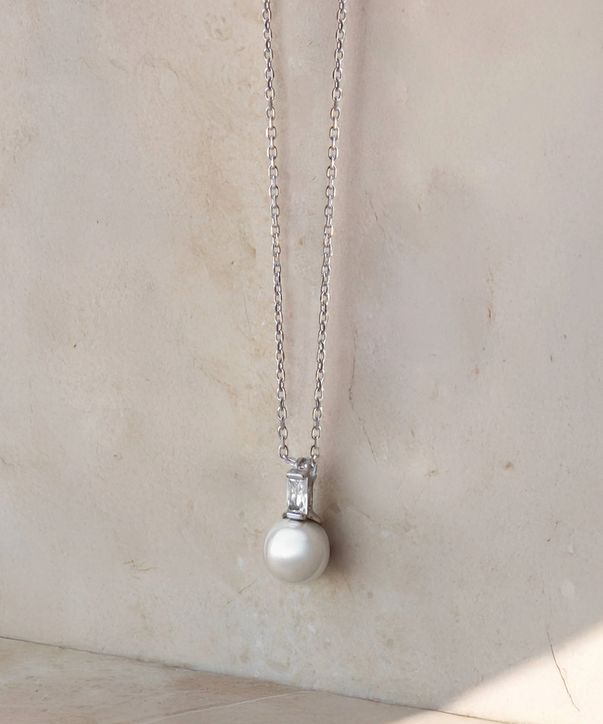 Colar Auva Prateado Pérola 10mm