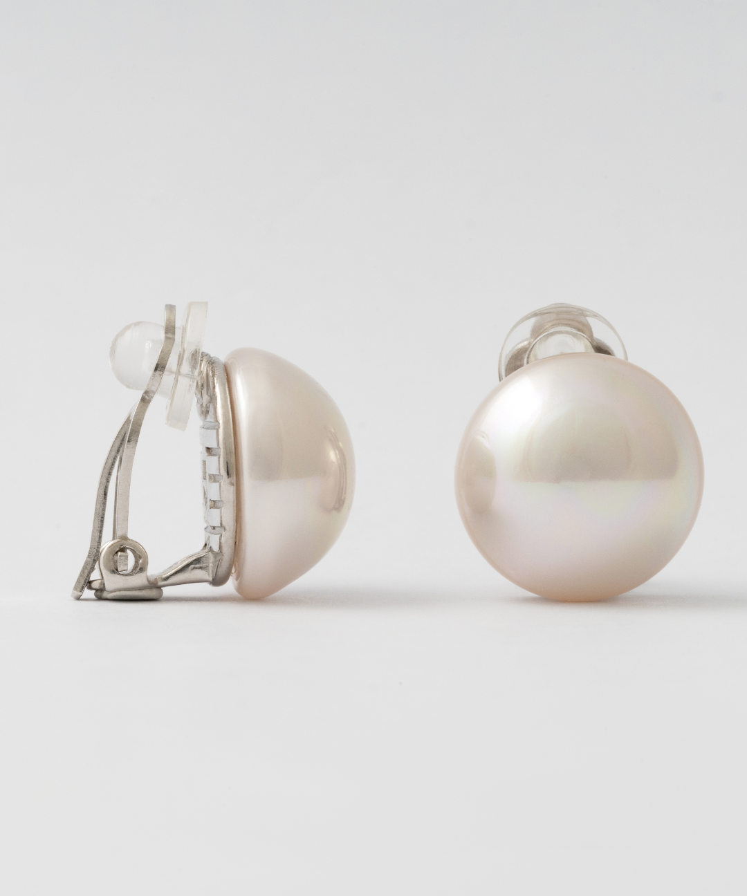 Brincos Lyra Prateados Pérola 14mm Mabé